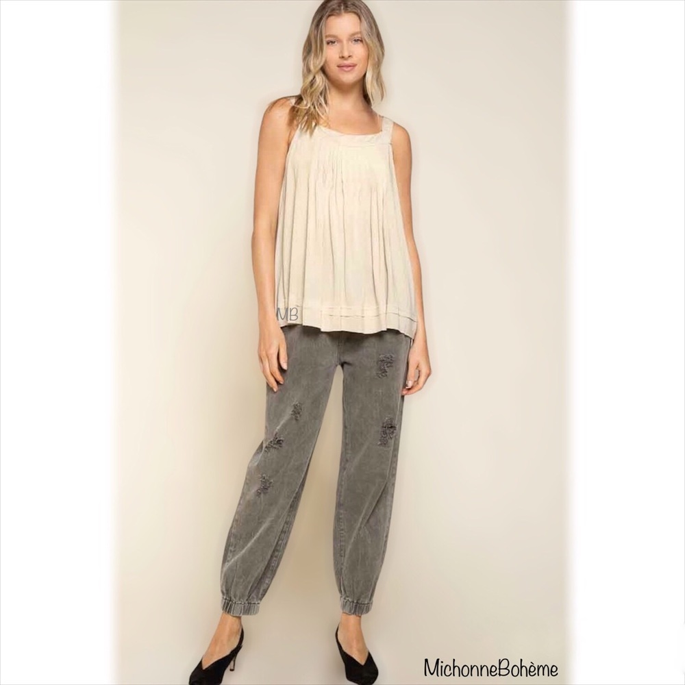 Sleeveless Embroidered Tunic Tank Top - Picture 3 of 6